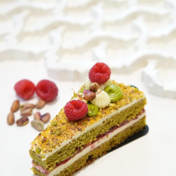 Pistachio Brulee Cake